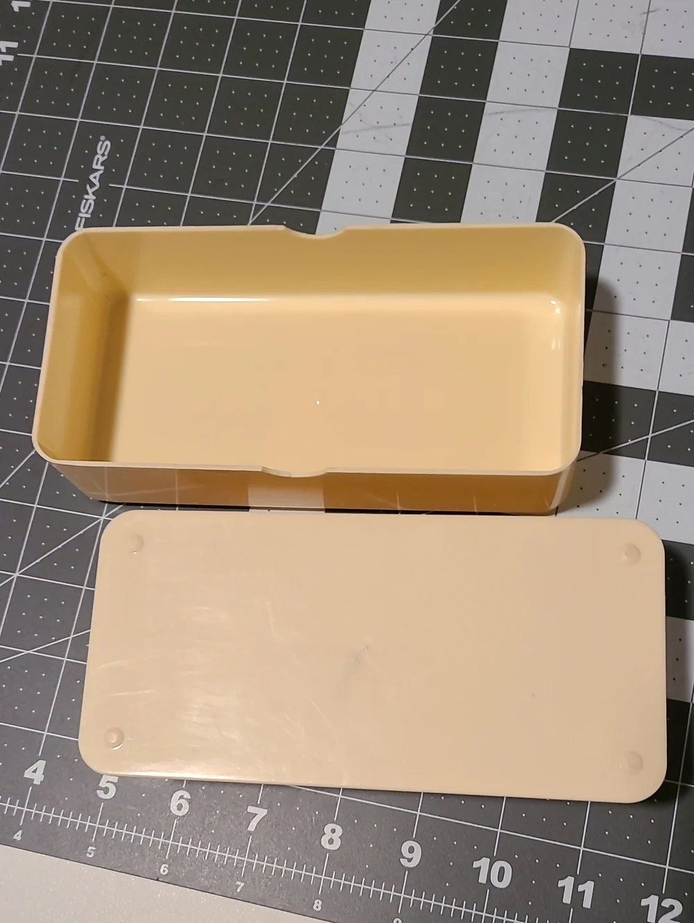 Vintage Deluxe Zigzag Attachment Box Container Plastic Cream Sewing Machine